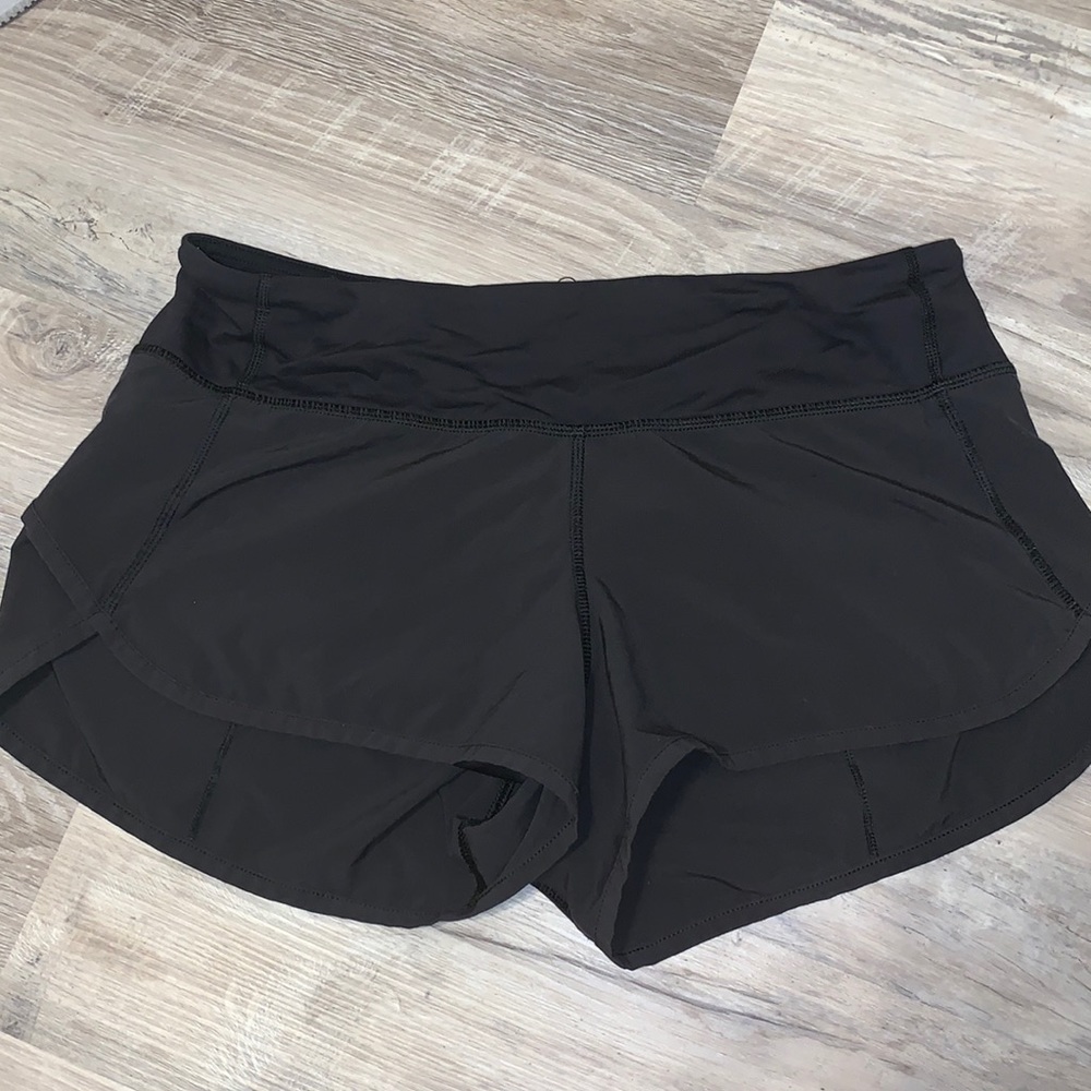 Lululemon black speed up shorts size 6